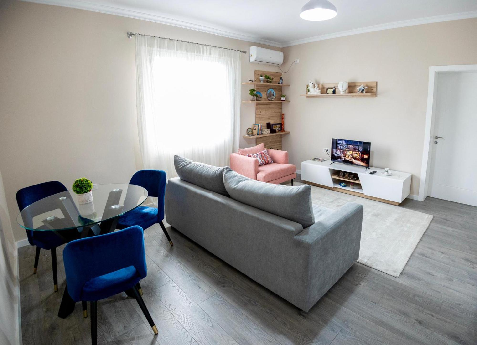 Cozy Flat Near Air Albania Stadium 1 Tirana Exterior photo